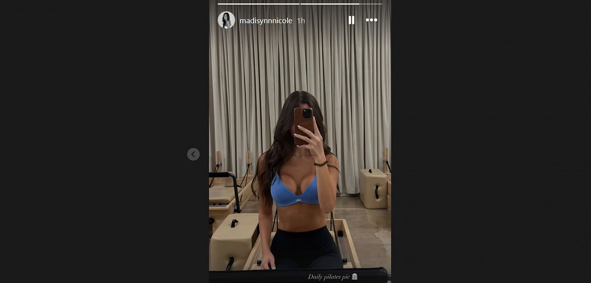 Jahmyr Gibbs' GF Nicole Anderson drops 3-word message flexing toned physique in latest mirror selfie/@madisynnnicole